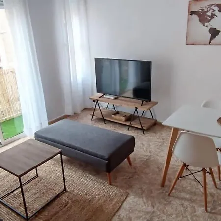 En El Centro De Con Terraza Έλτσε